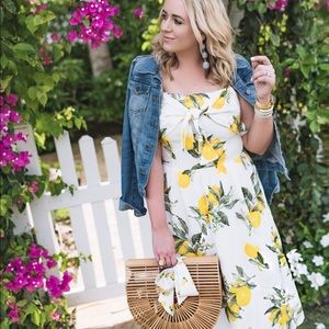 NWOT Moon River Camisole Bow Dress in Lemon Print